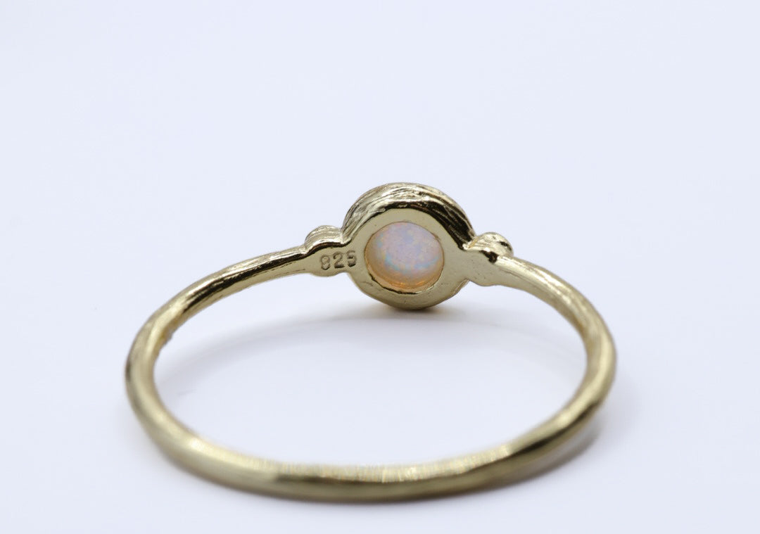 925 Gold-plated white opalite minimalist ring