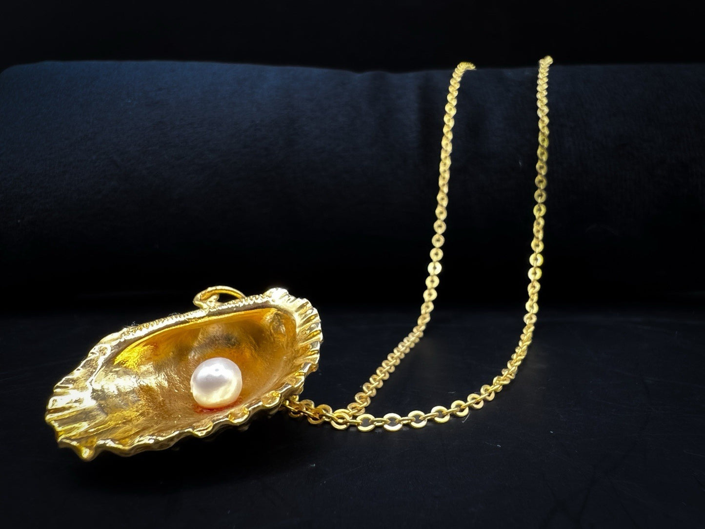 Gold Toned Faux Pearl Shell Pendant Necklace, Coastal Lux Costume Jewellery