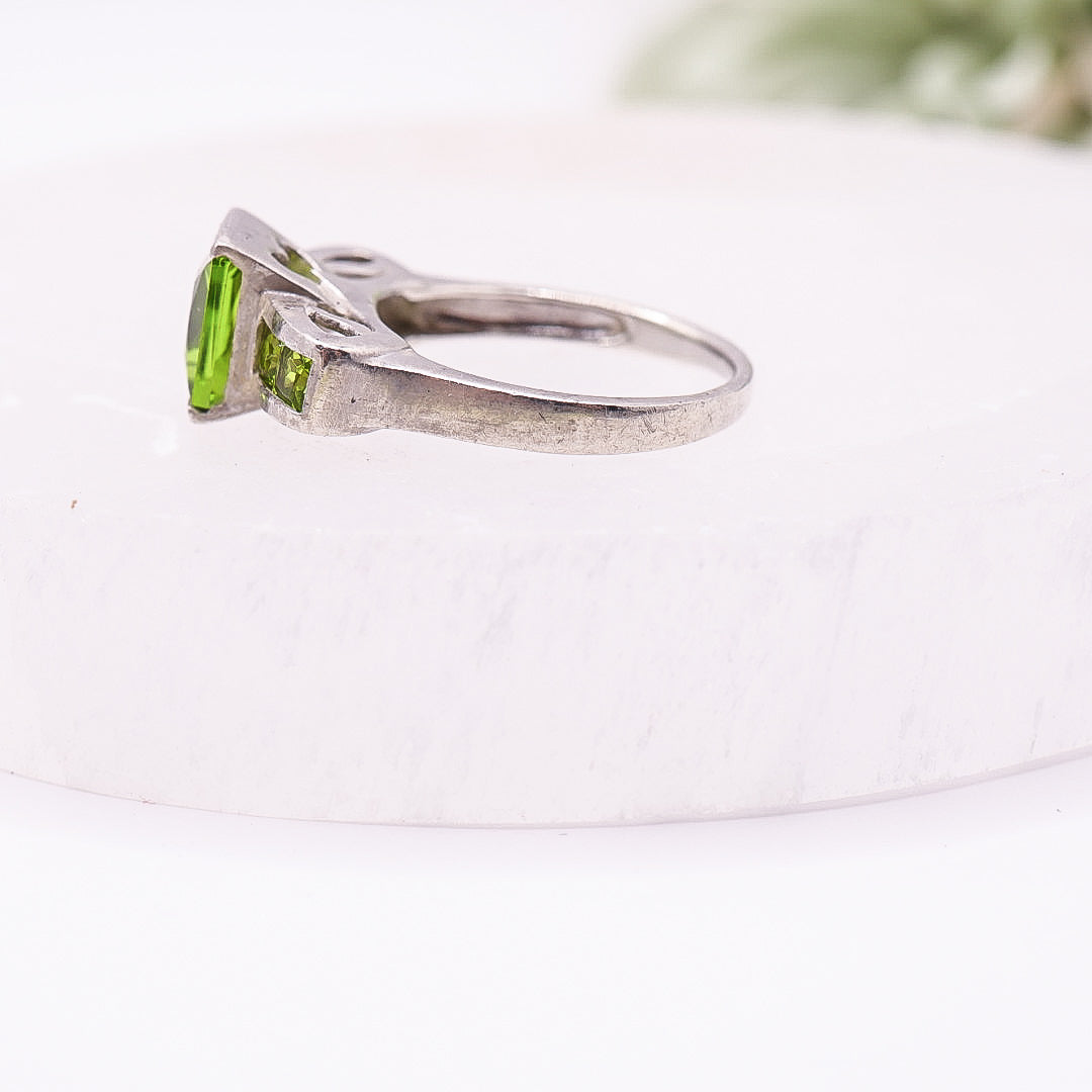 Y2K 925 Sterling Silver Green Stone Ring with Heart