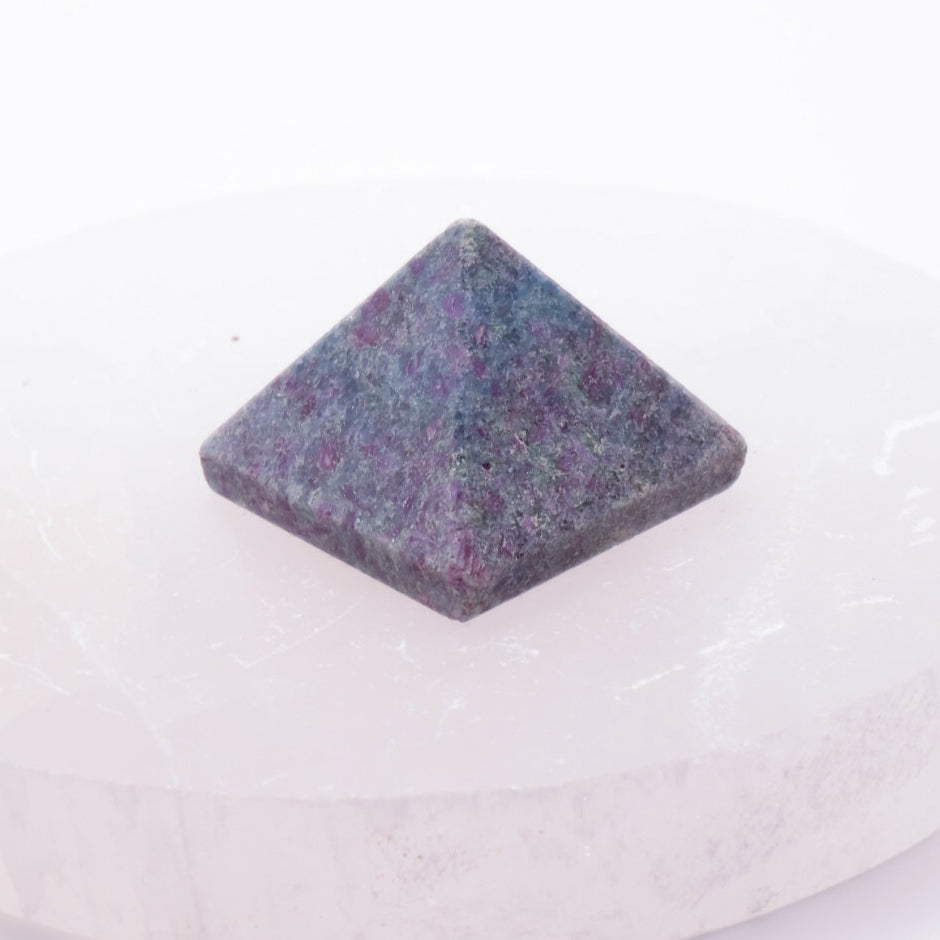 Small Ruby Fuchsite Pyramid || 1.5cm