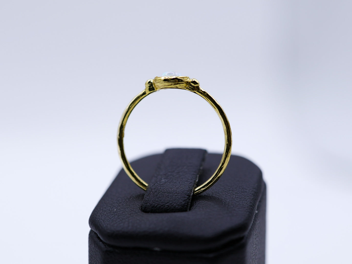 925 Gold-plated white opalite minimalist ring