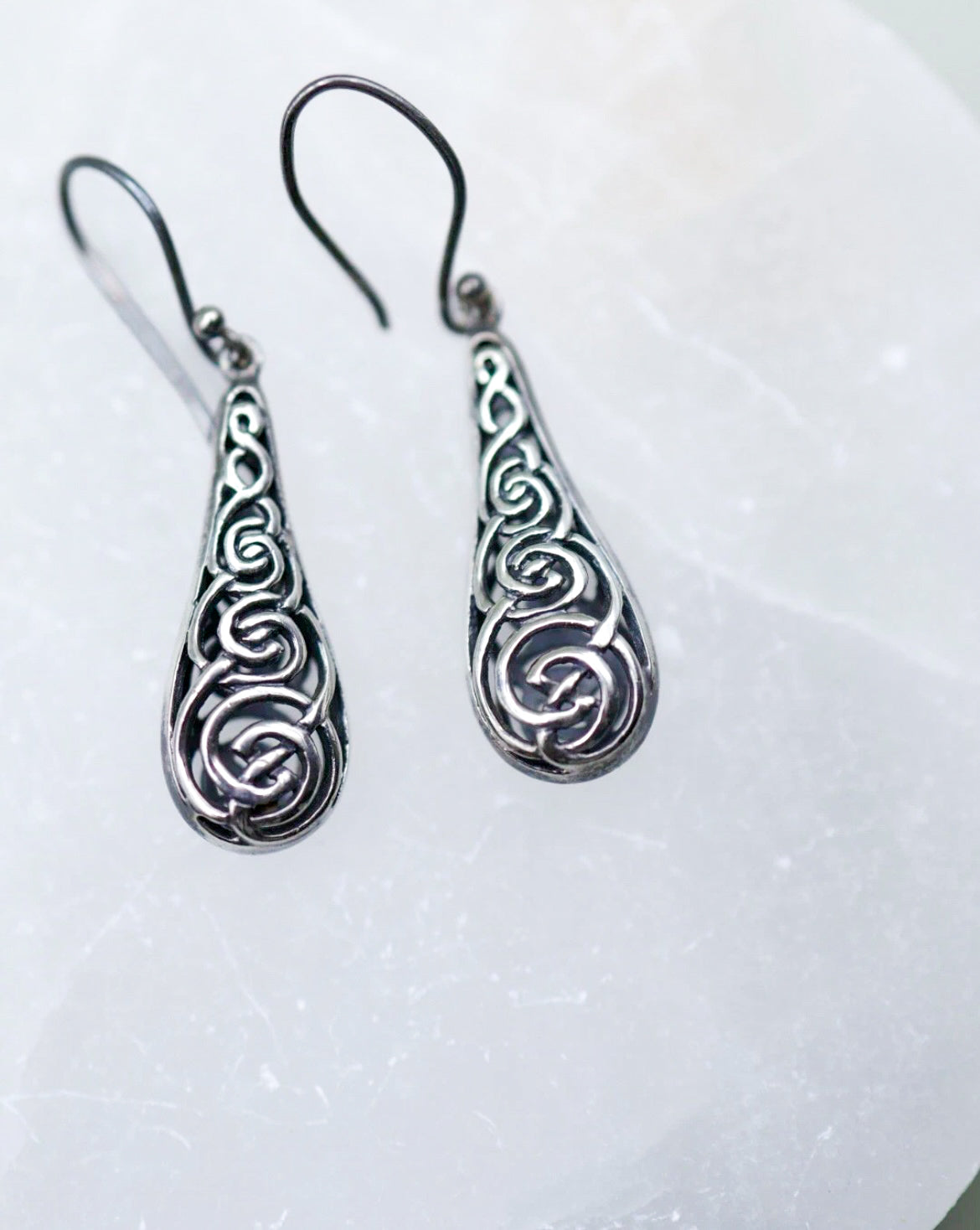 Silver filigree hook earrings in raindrop shape