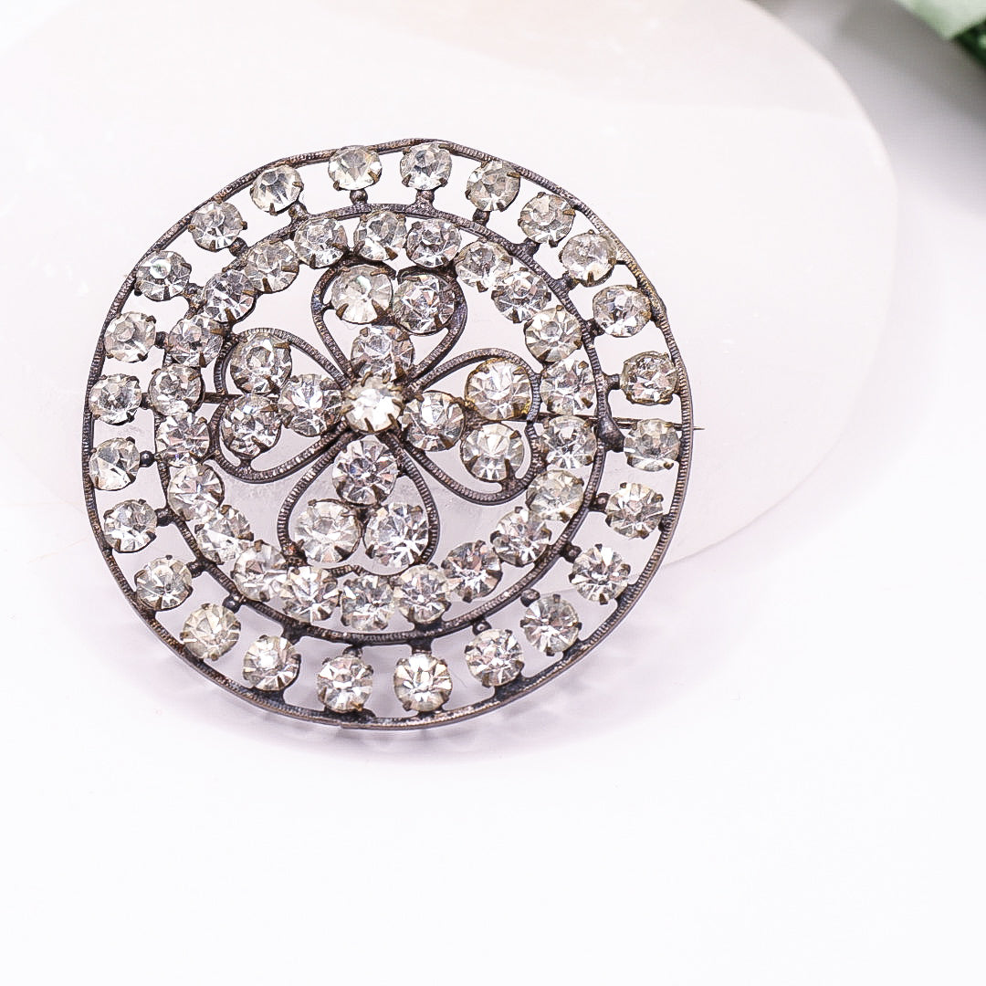 Vintage Round Clover Shaped Brooch With Clear Stones - Stamped Gilt