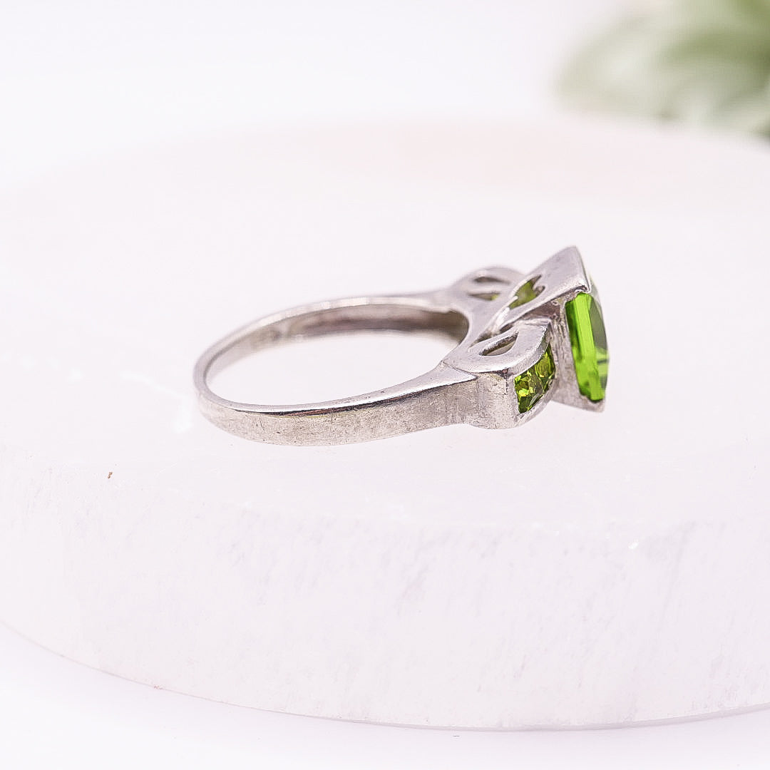 Y2K 925 Sterling Silver Green Stone Ring with Heart