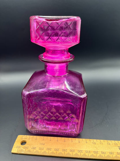 Speckled Hot Pink Diamond Decanter with Lid – Mid-Century Retro Barware
