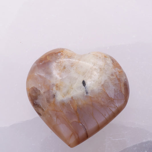 Small Peach Moonstone Heart Carving - with Flash || 3cm