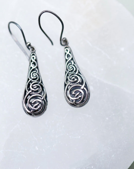 Silver filigree hook earrings in raindrop shape