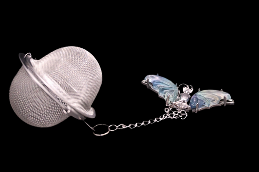Whimsical Green Fluorite Bat Tea Infuser – Crystal Mesh Filter for Loose Leaf Tea