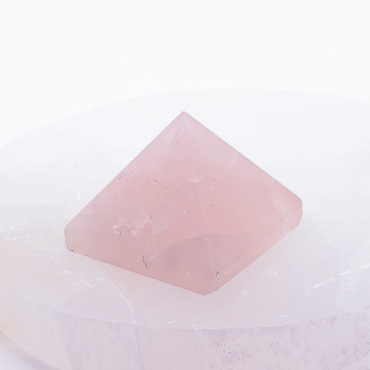 Small Rose Quartz Pyramid || 1.5cm
