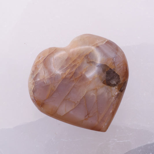 Small Peach Moonstone Heart Carving - with Flash || 3cm