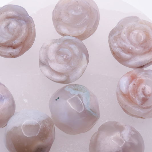 Small Rose Sakura Flower Agate Carving 2.5cm | Intuitively Chosen