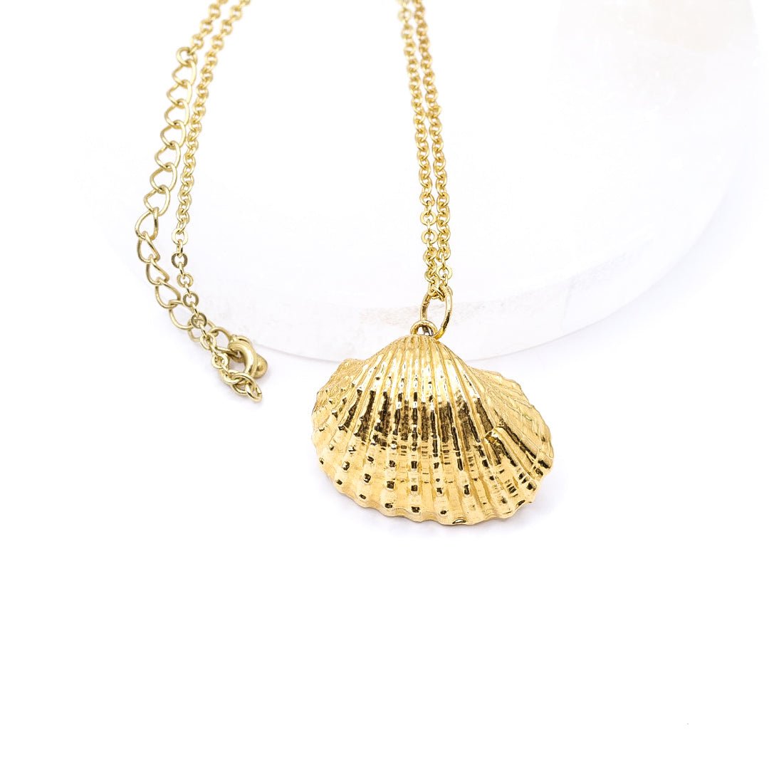 Gold Toned Faux Pearl Shell Pendant Necklace