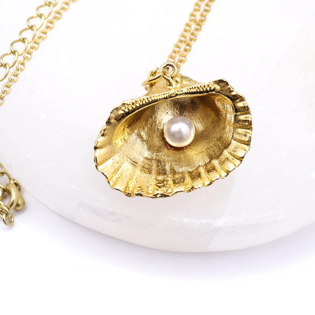 Gold Toned Faux Pearl Shell Pendant Necklace