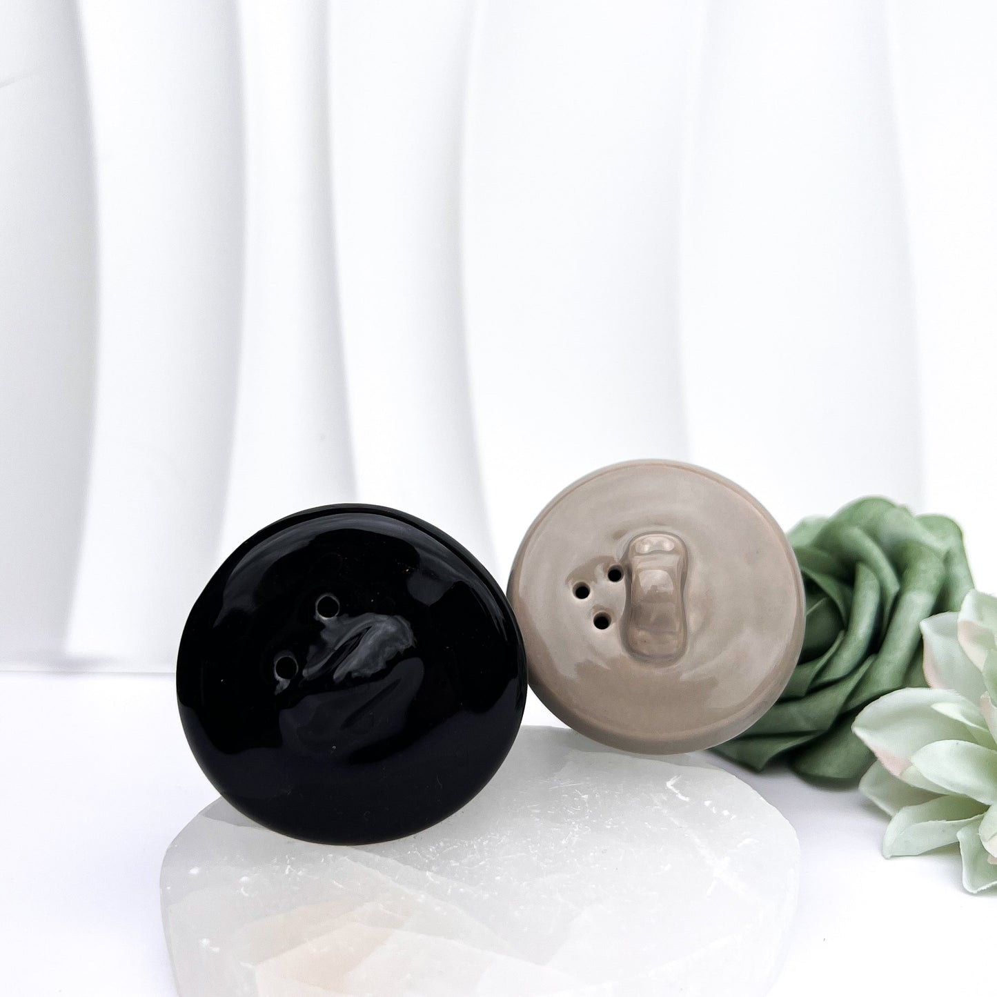 Novelty Garbage Can Salt & Pepper Shakers