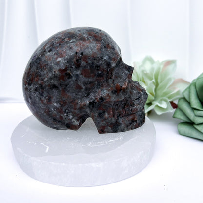 Imperfect UV Reactive Yooperlite Skull |Medium Size 8cm