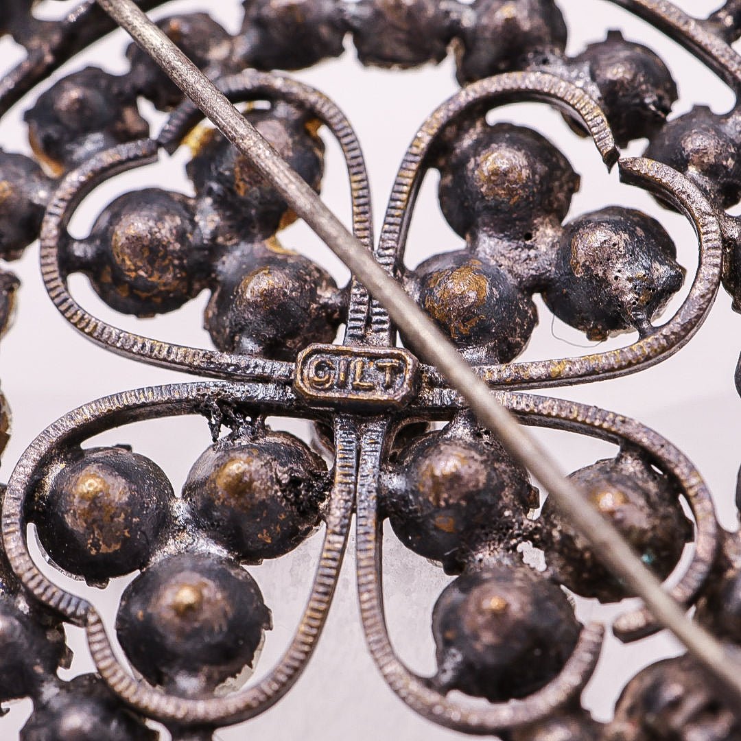 Vintage Round Clover Shaped Brooch With Clear Stones - Stamped Gilt